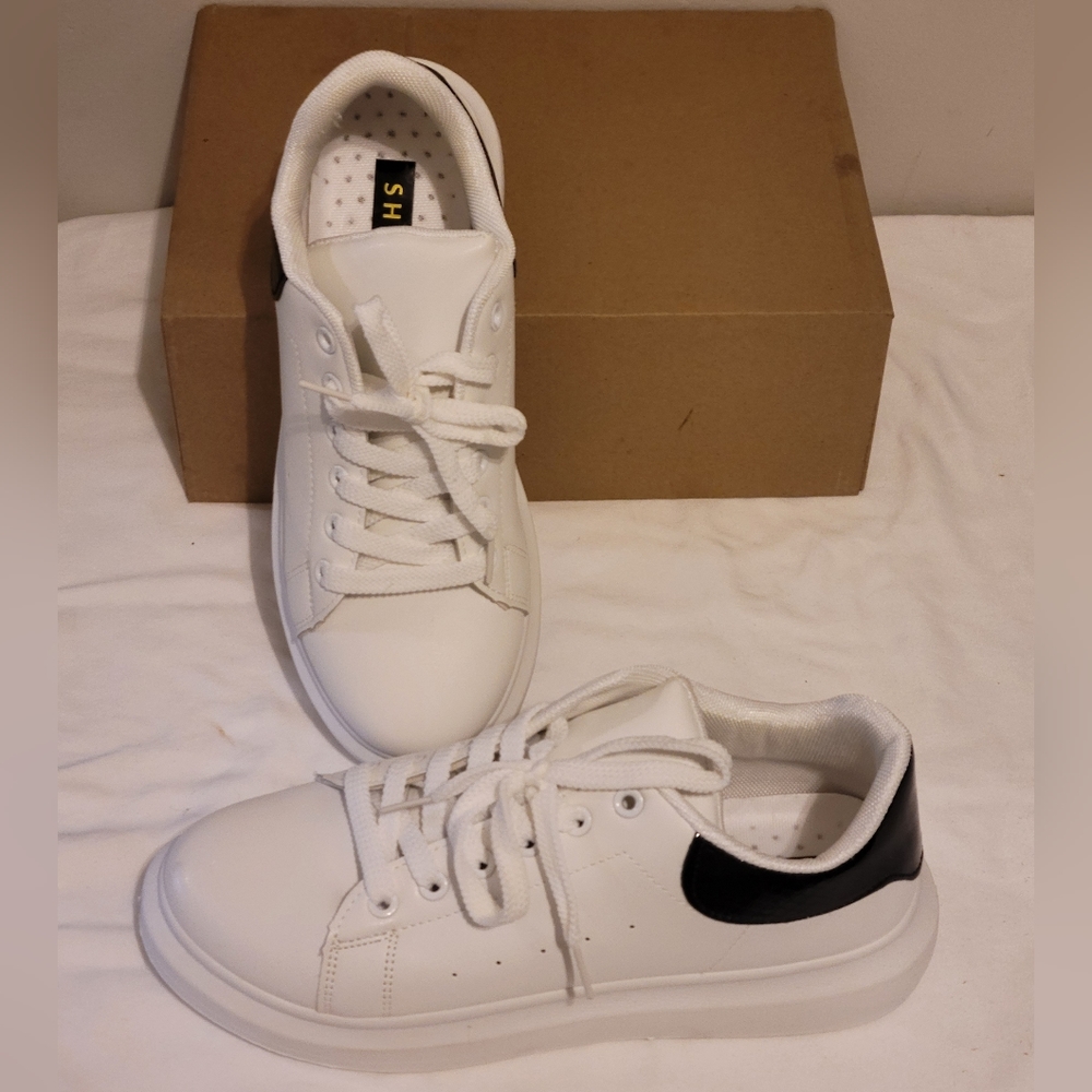 NIB! Fashion Sneakers